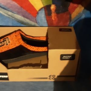 SF Giants slippers- NWT